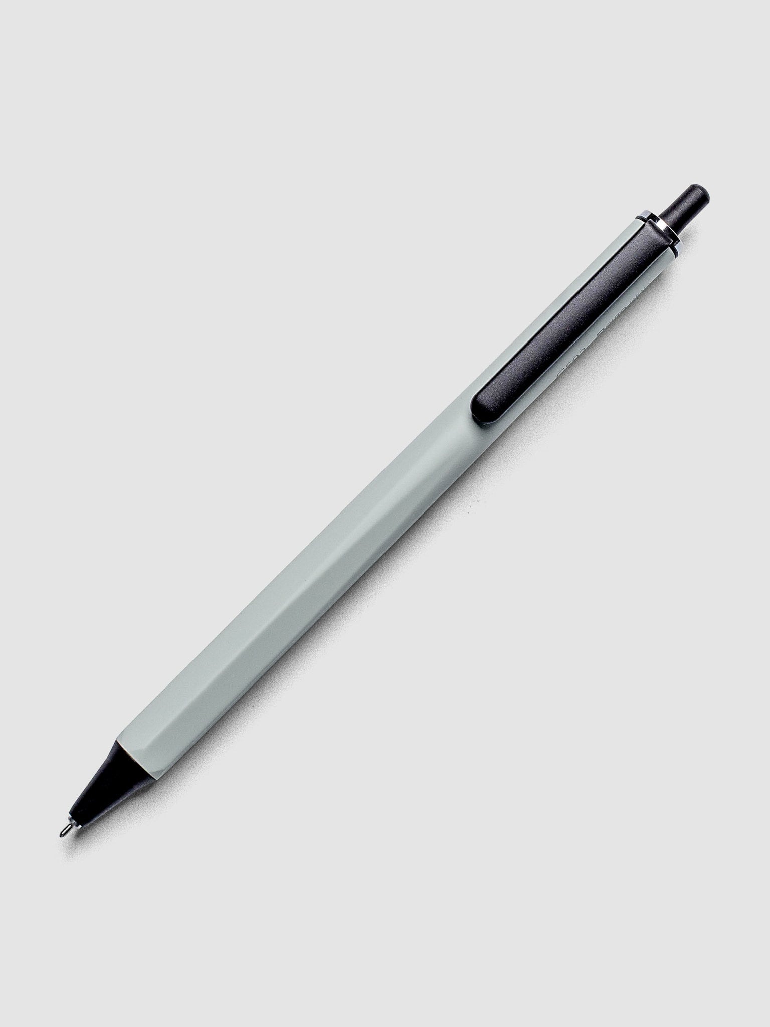 OHTO GS02 Roller Gel Pen 0.5 mm in the color Old Green shown with tip extended.