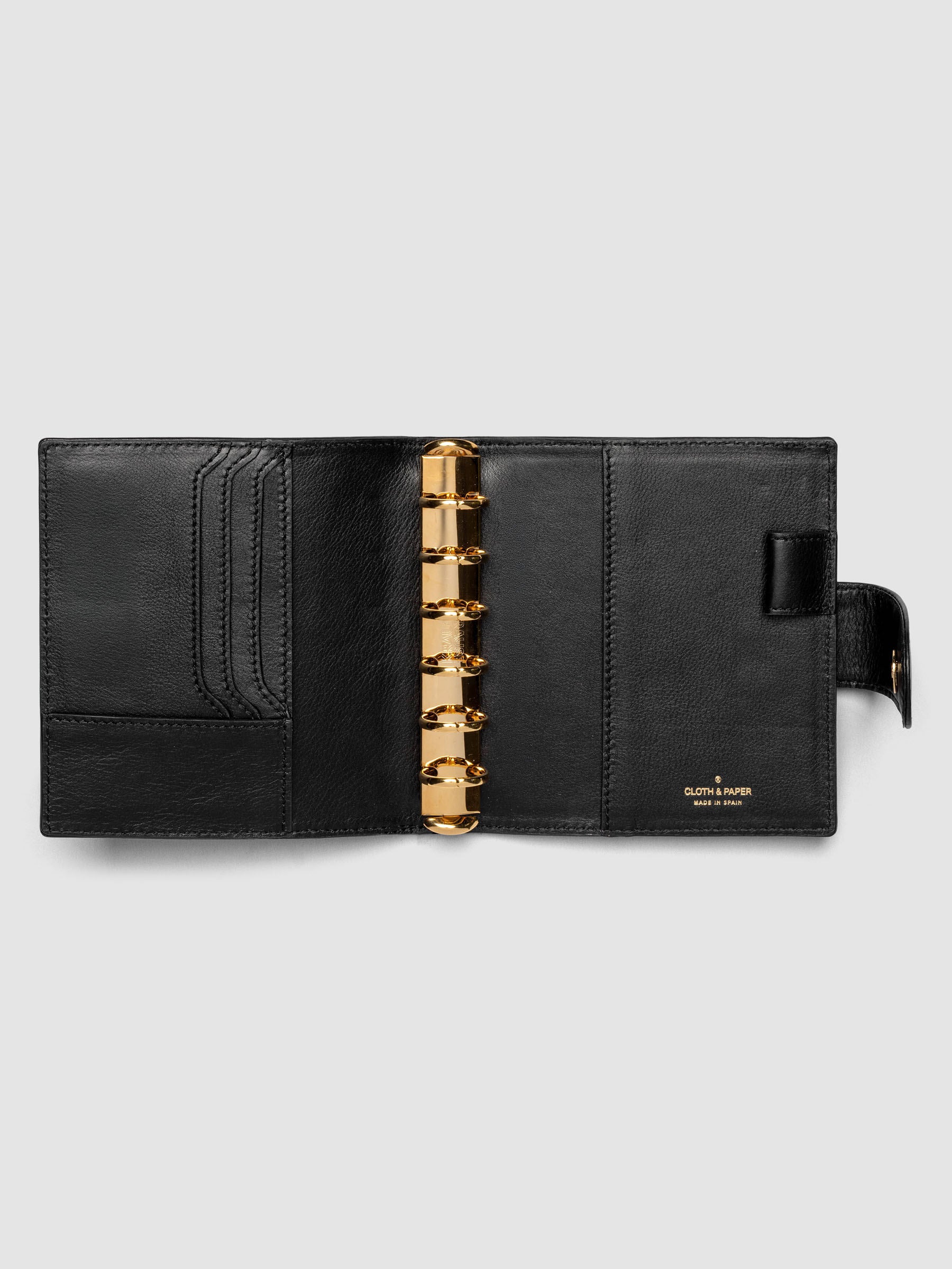 Heirloom Ring Cover Genuine Leather Pocket 6-Ring Punch in black, planner cover open with no pages inside
