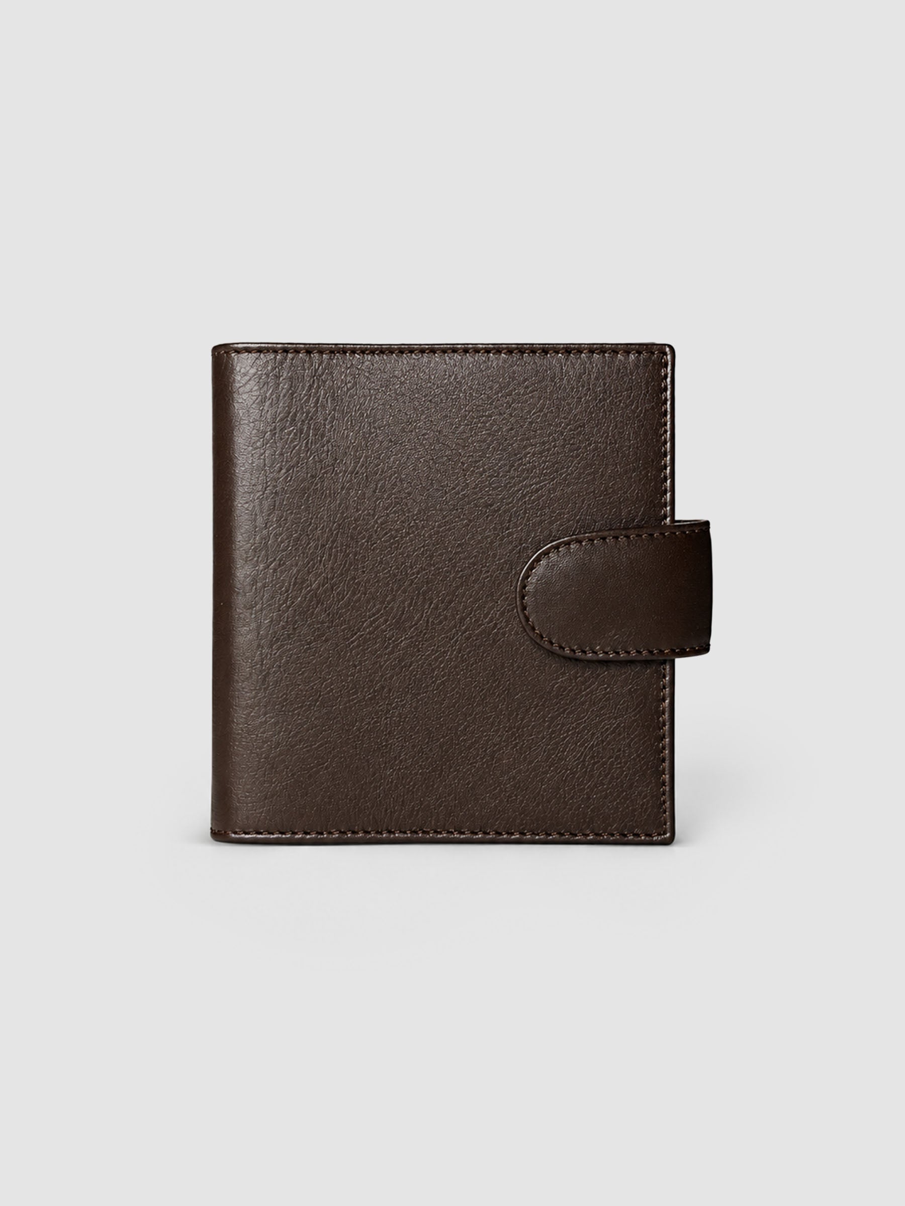 Heirloom Ring Cover Genuine Leather Pocket 6-Ring Punch in dark brown, planner cover closed