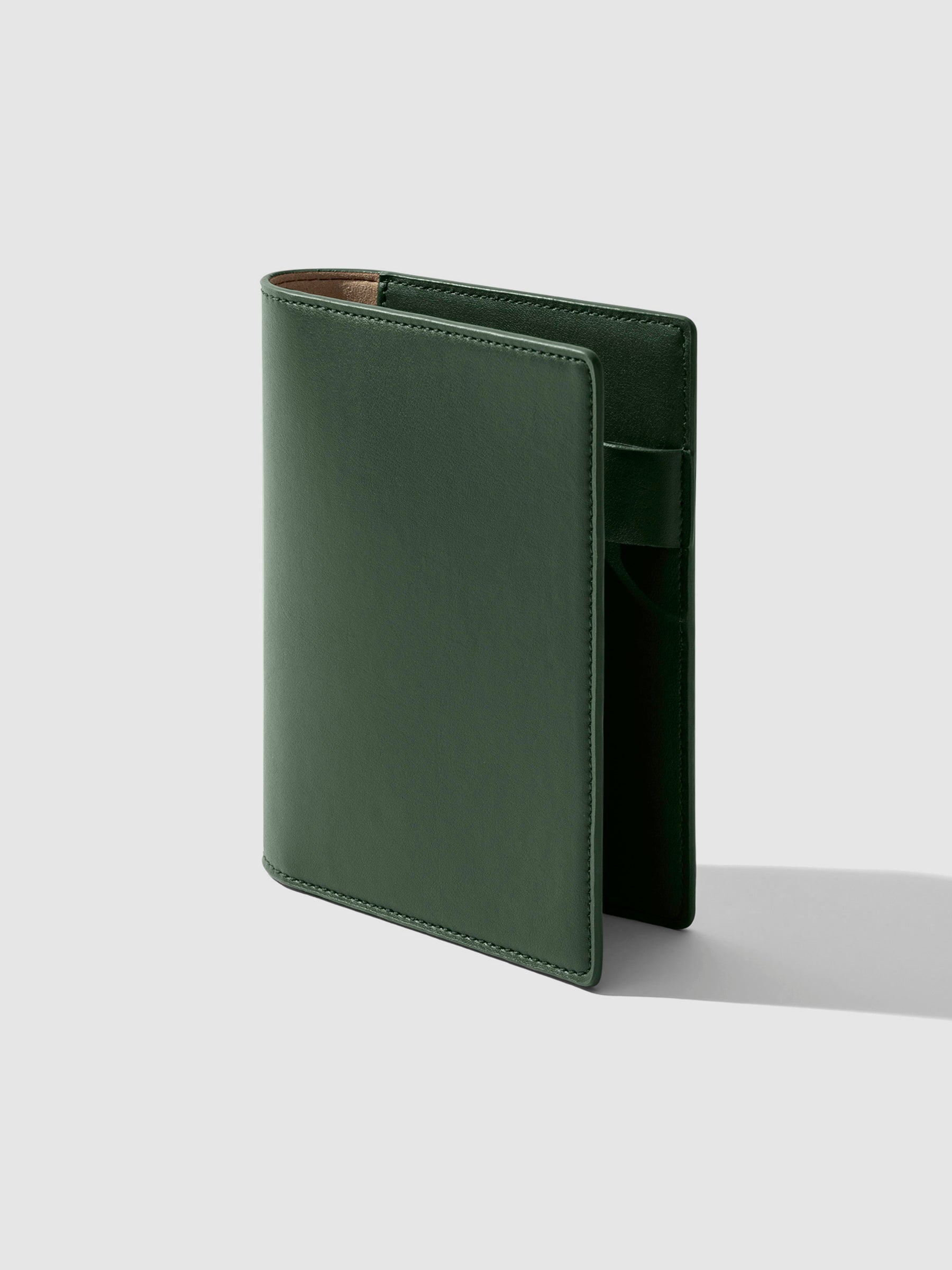 CP Petite folio displayed at a three quarter angle on a neutral background. Color shown is valley green.