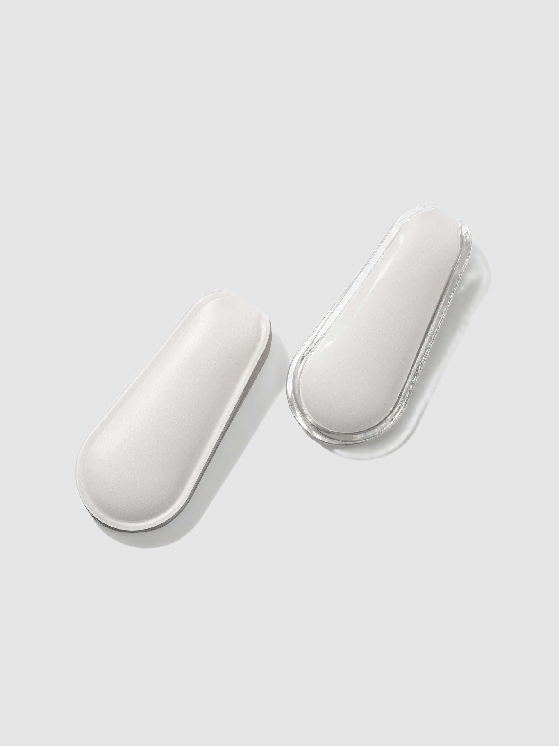 Matte and Glossy Leche Cloth and Paperclip displayed on a neutral background.