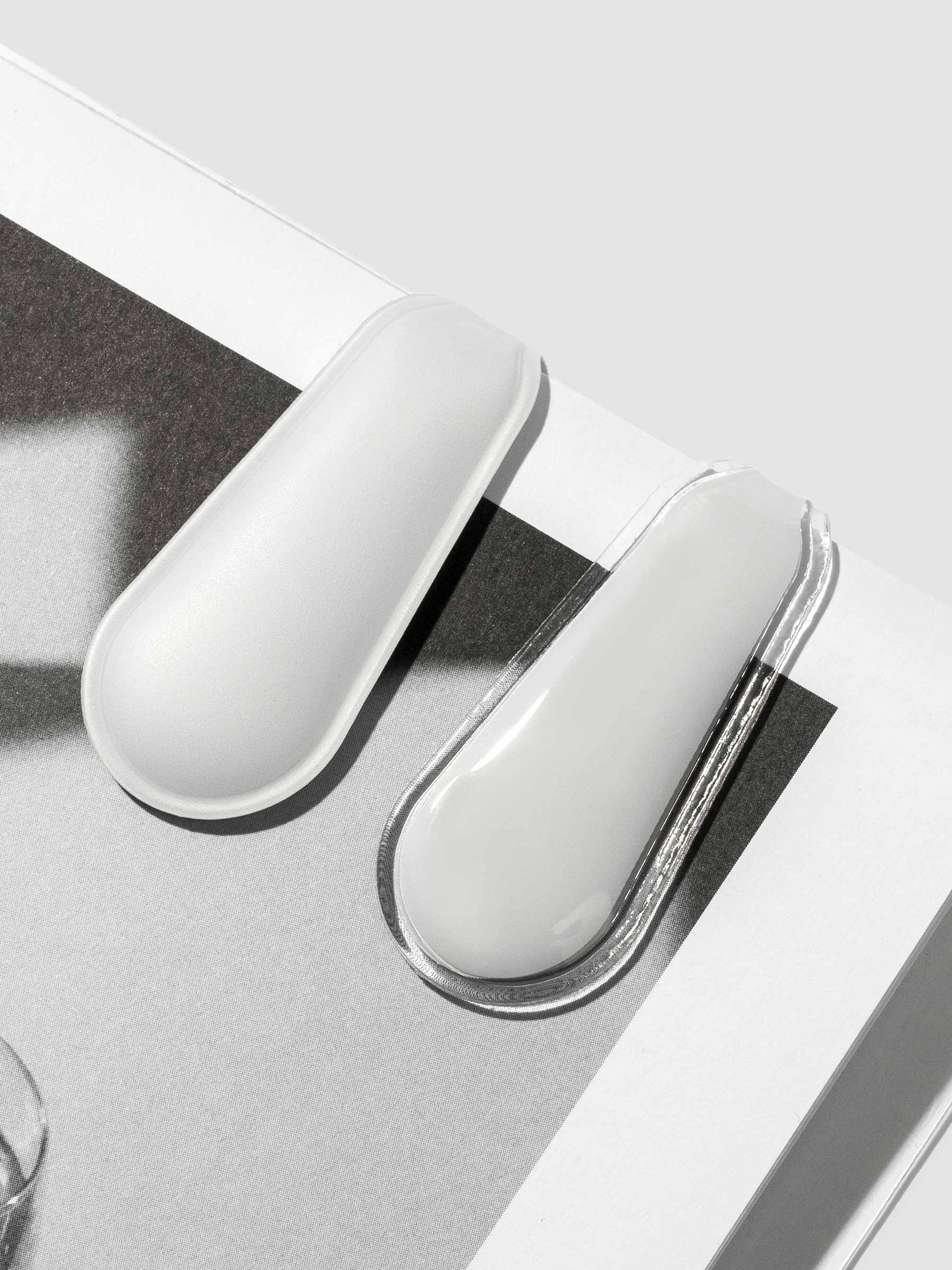 Cloth and PaperClip Duo in Leche shown in use inside a planner.