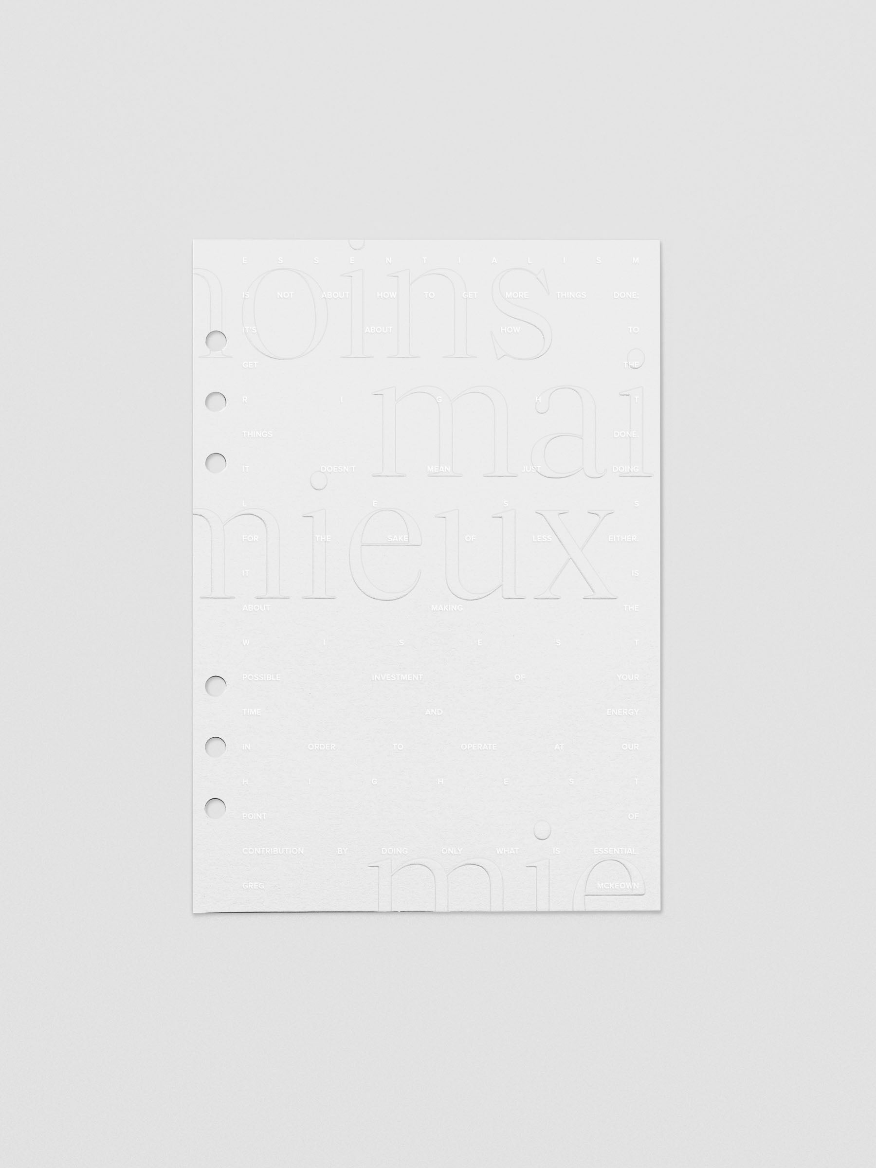 Essentialism Dashboard Duo reading "moins mai mieux" in size A5.