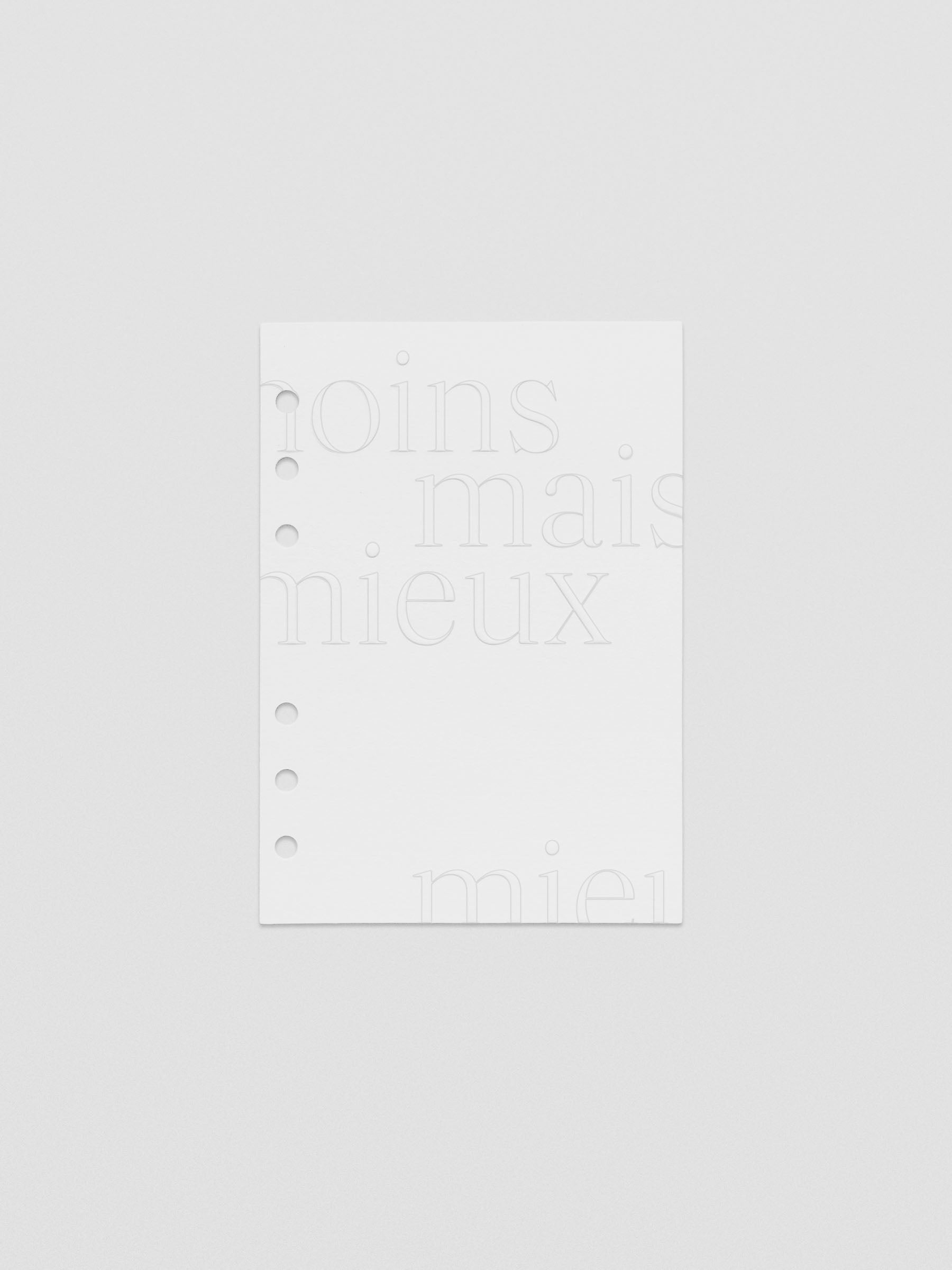 Essentialism Dashboard Duo reading "moins mai mieux" in size Personal Wide; cardstock layer only.