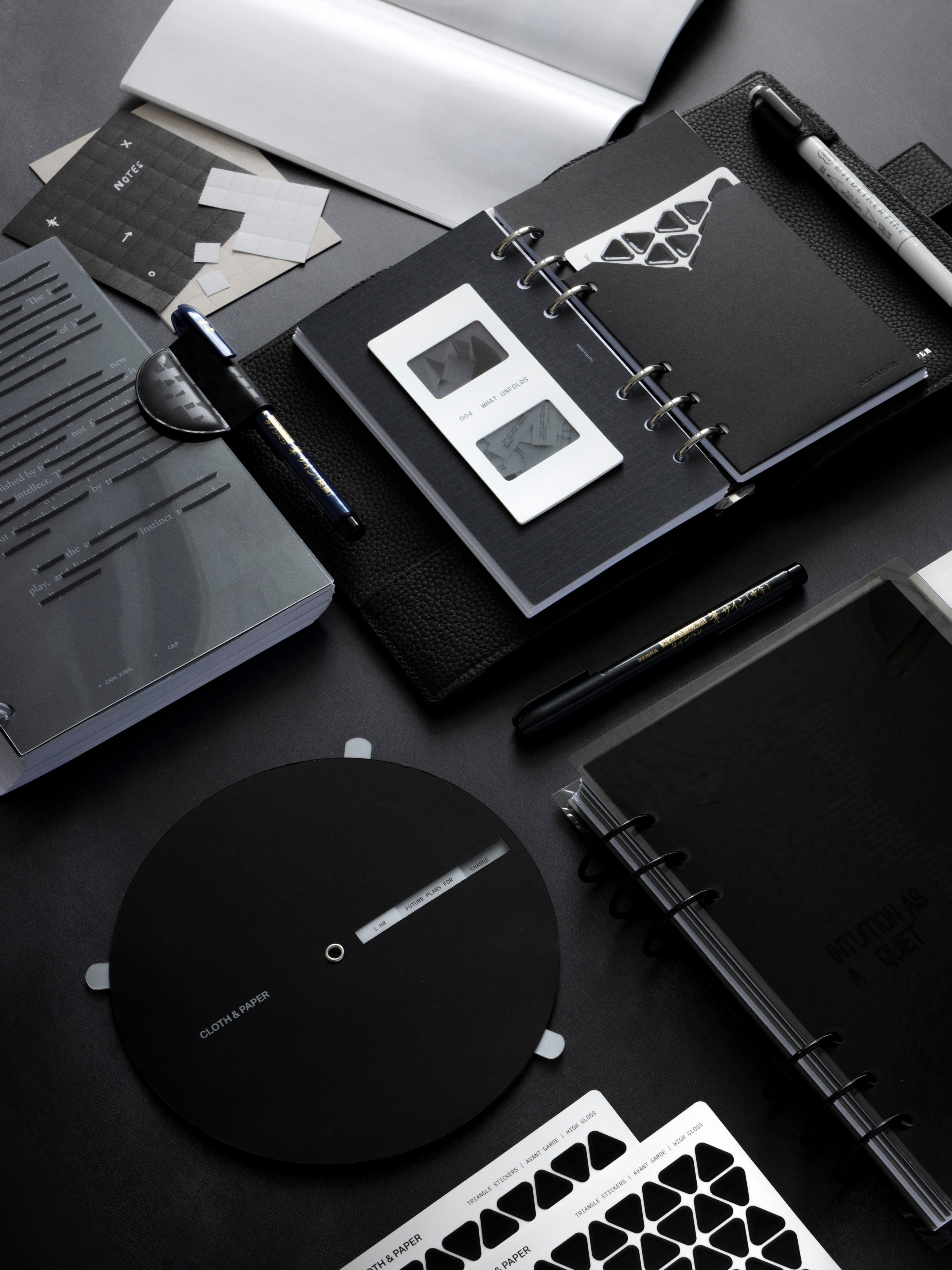 The Psychology of Neutrals: Why a Calm Workspace Enhances Focus