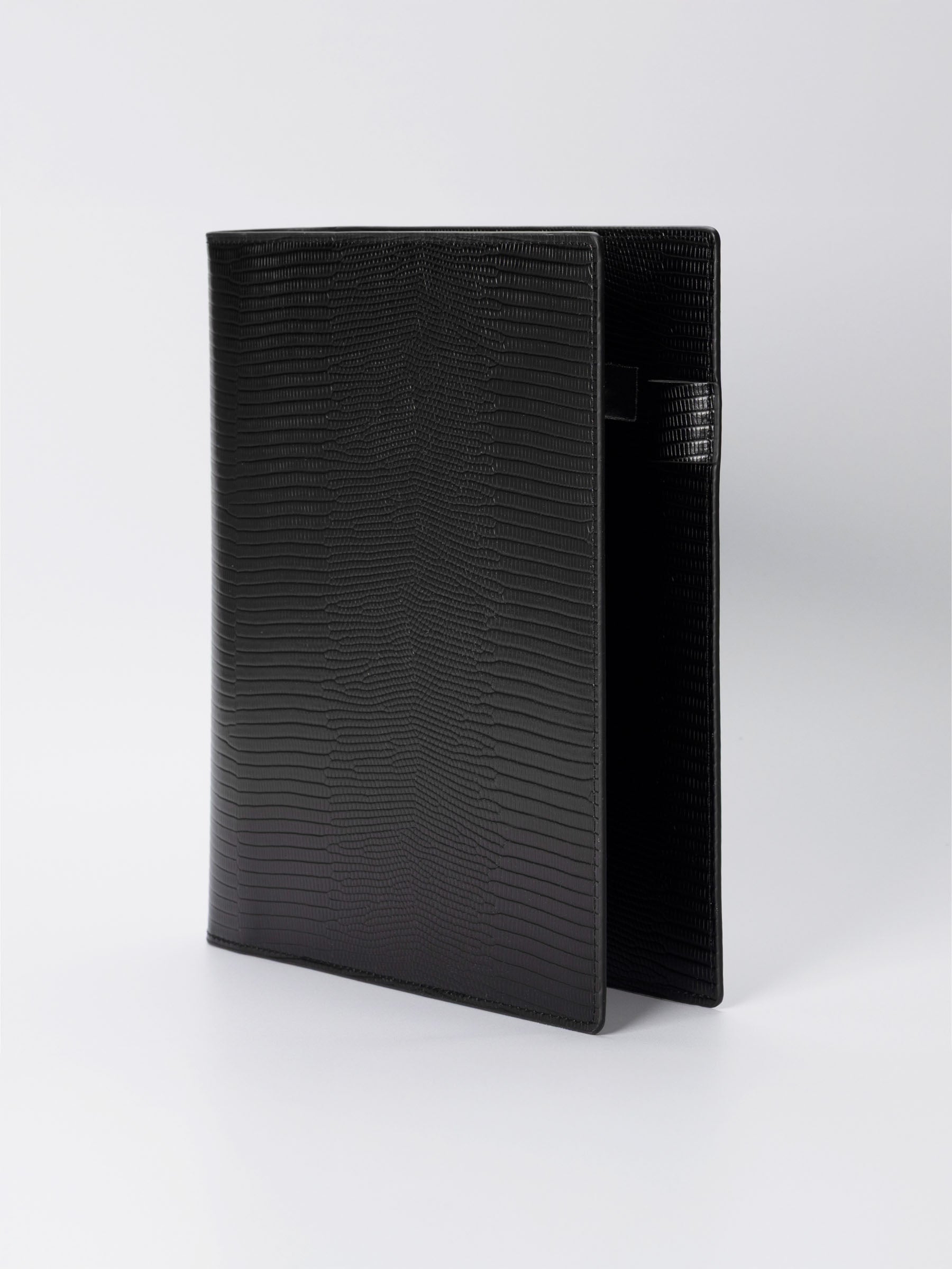 Folio displayed on a neutral background. Color shown is black. Size shown is HP Classic.