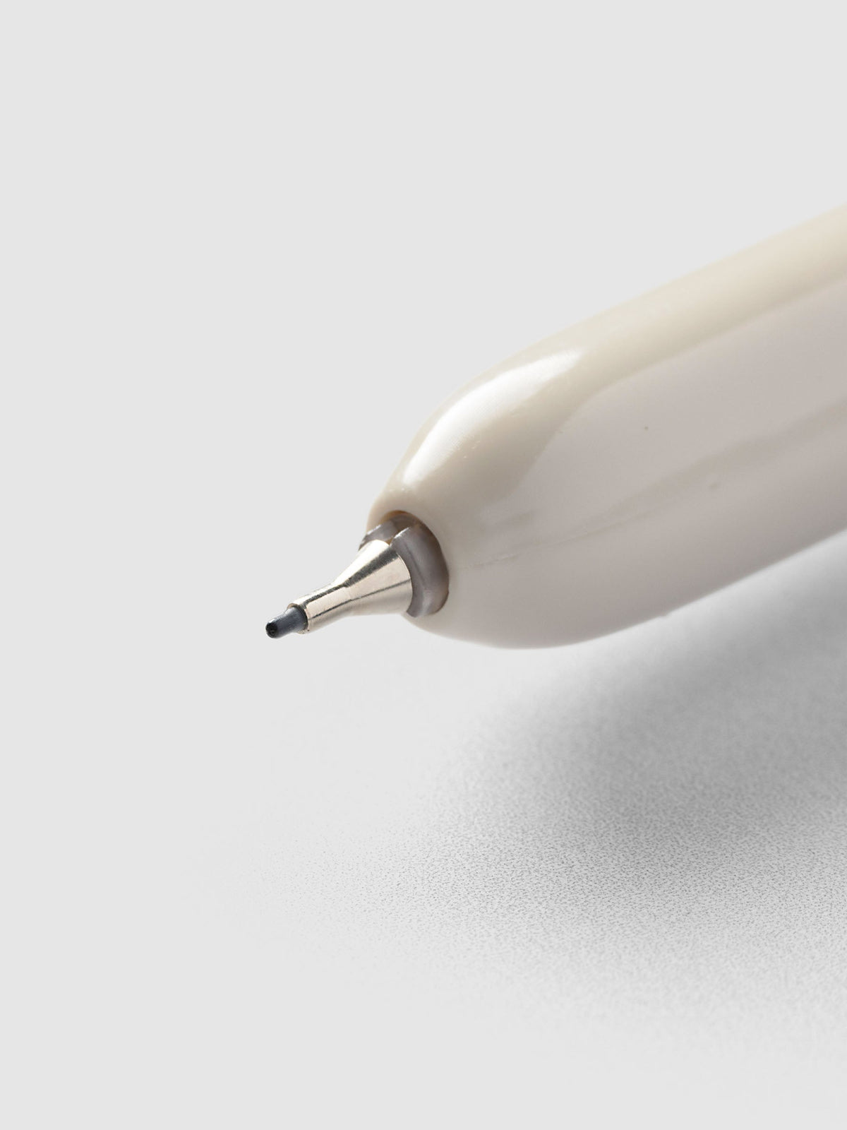 Writech Clictek Liner Pen, 0.2 mm, close-up of the metal needle tip