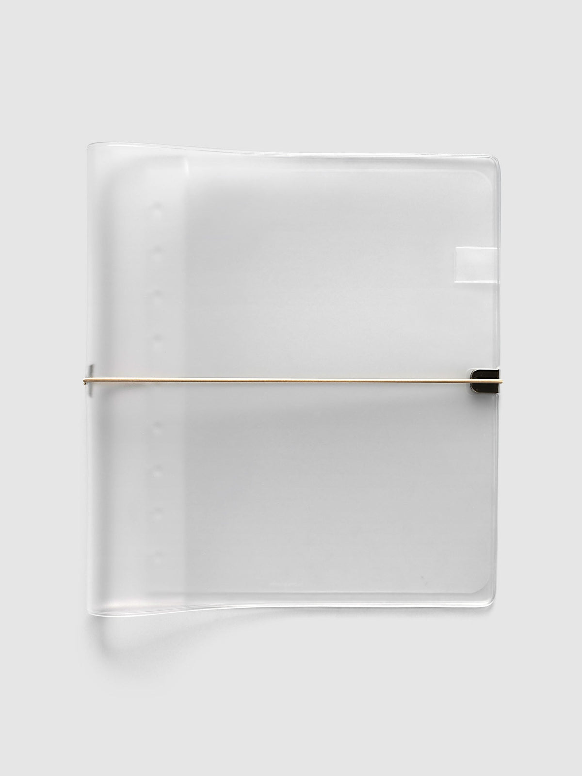 Folio Cover in frosted vinyl, HP Classic (HP Classic 9-Disc Punch), closed with a beige bungee cord hooked to a silver metal clip