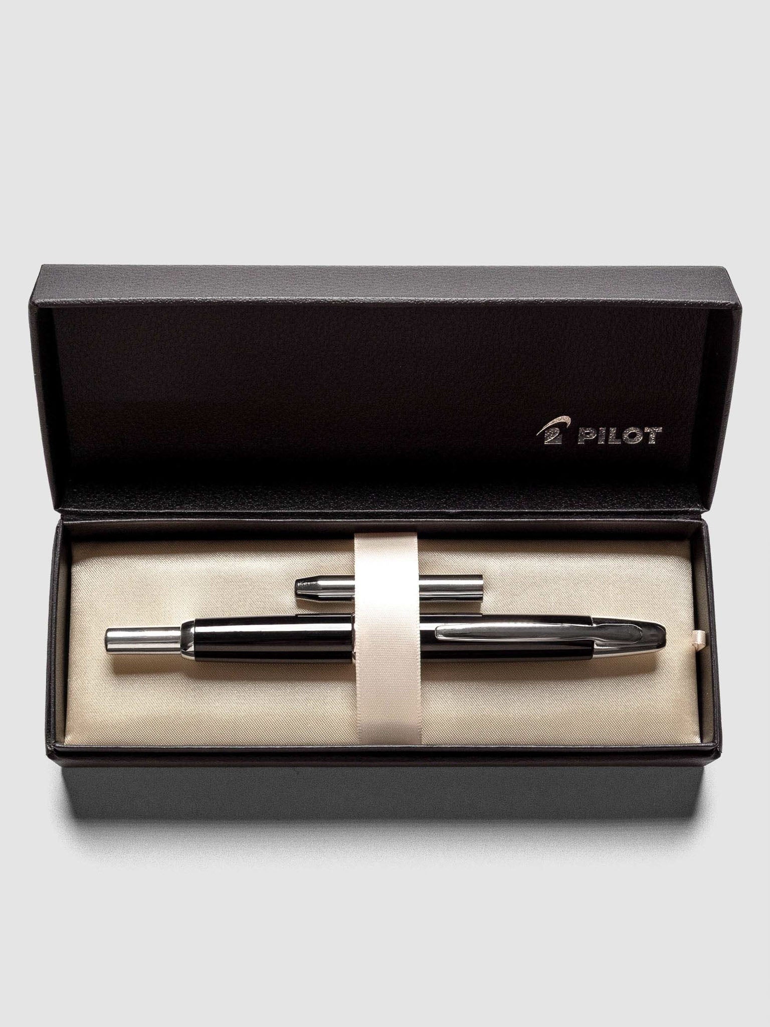 Black Rhodium Pilot Vanishing Point Fountain Pen in box.