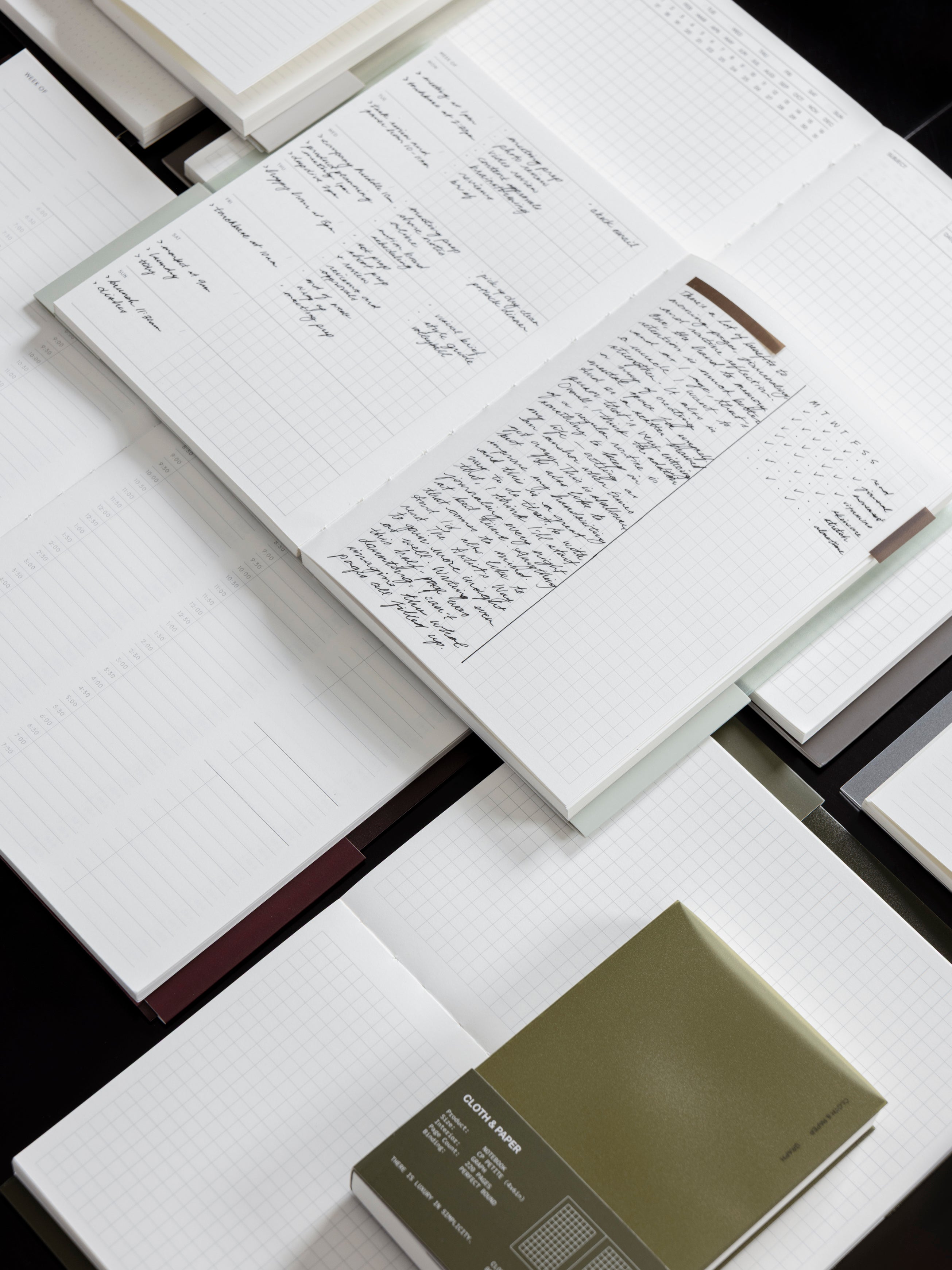 Perfect Bound Notebook | Executive Graph | 30 Min Time Block | Planner