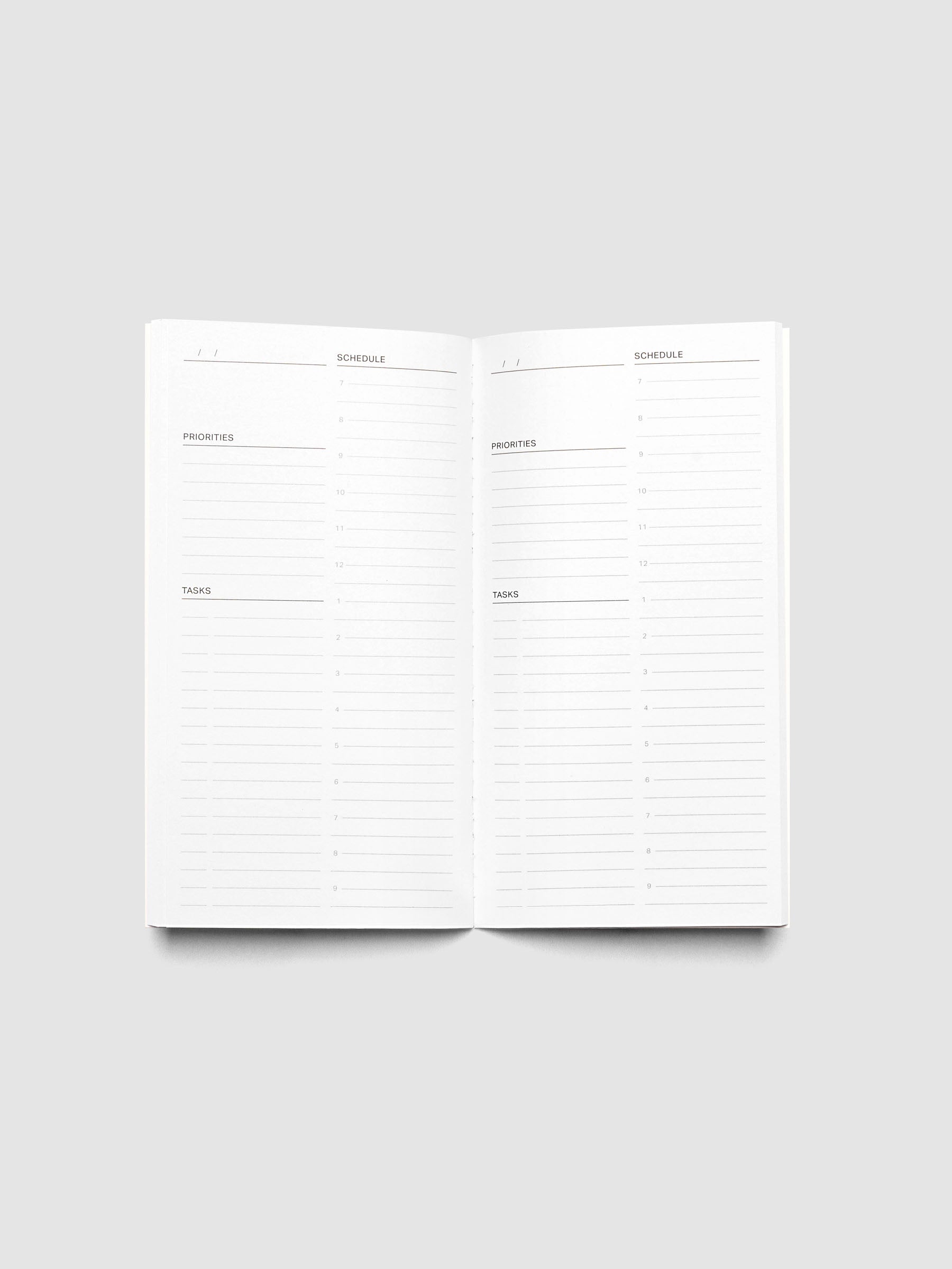 Daily Lined notebook interior in size pocket plus.