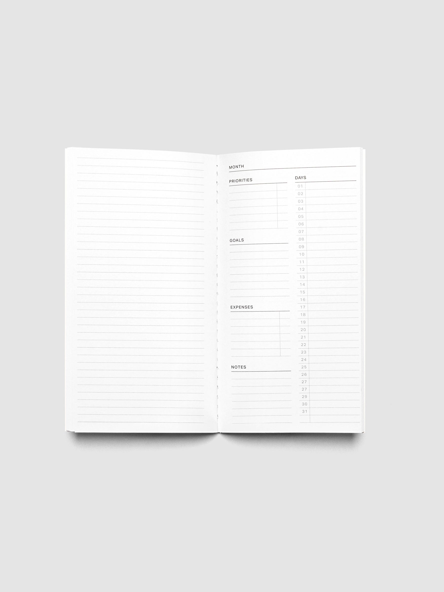 Monthly Overview notebook interior in size pocket plus.