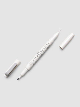 Zebra Mildliner Dual-Tip Fineliner in gray with both caps removed