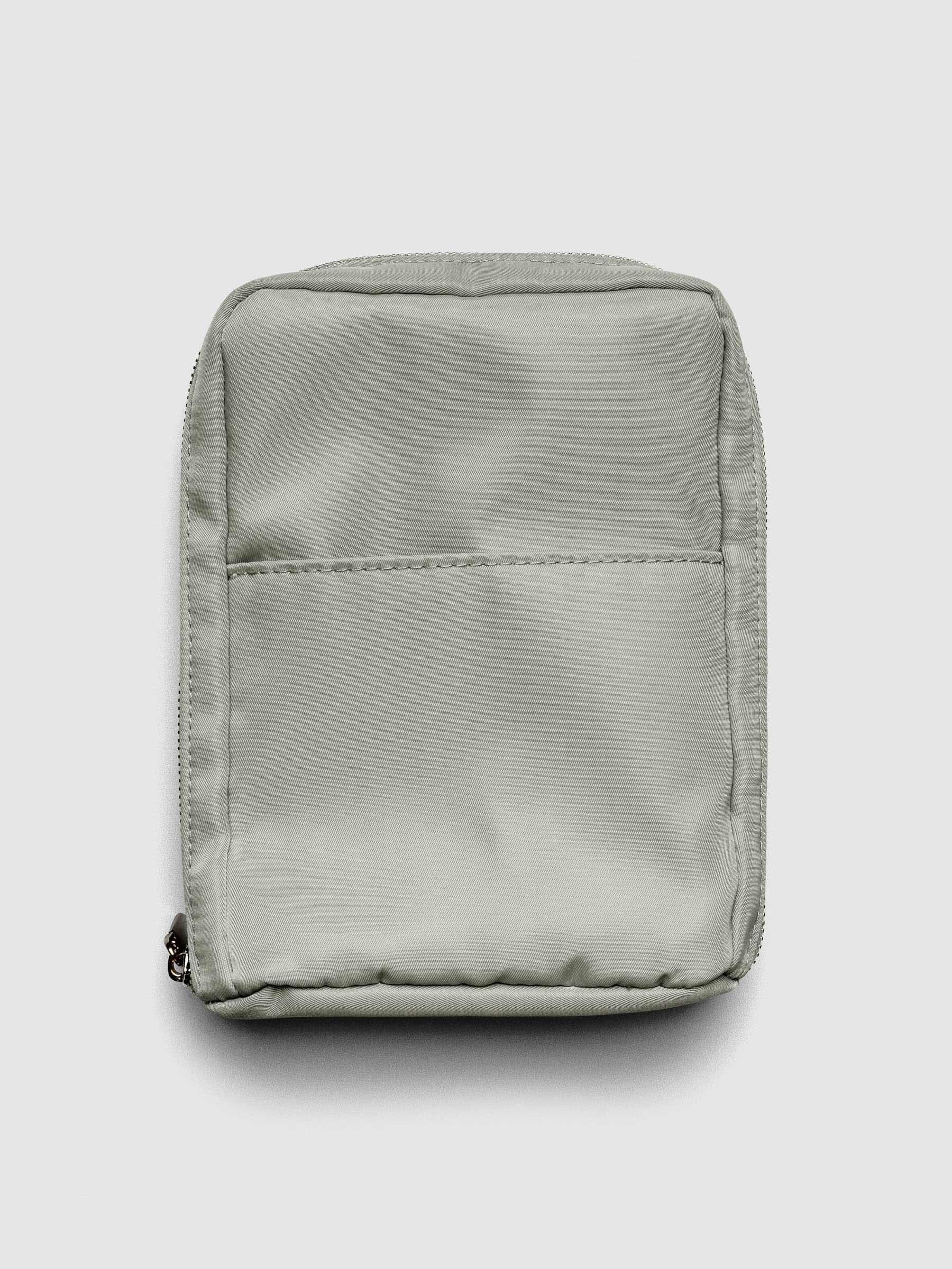 Overhead view of the closed Ristretto Fountain Pen Travel Case, featuring a flat pocket across the exterior.