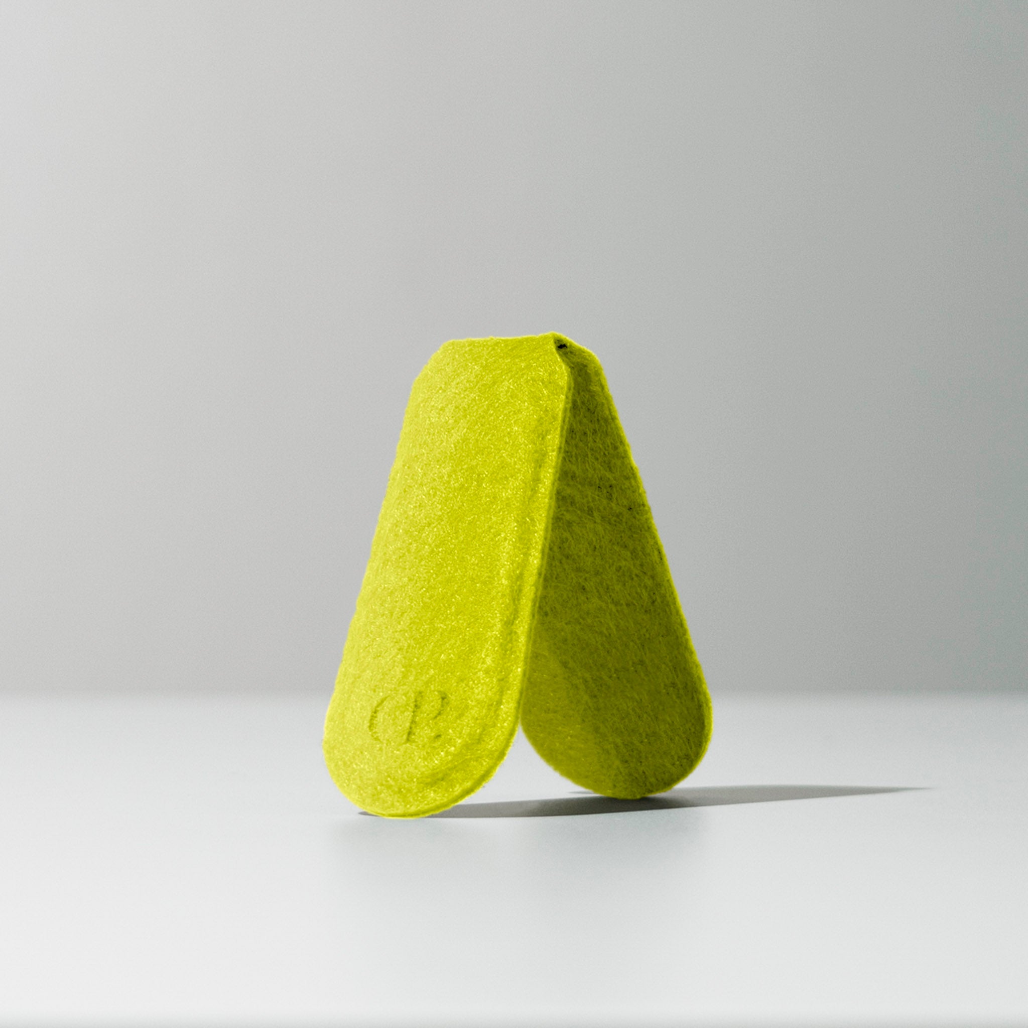 Clip shown on a neutral background.