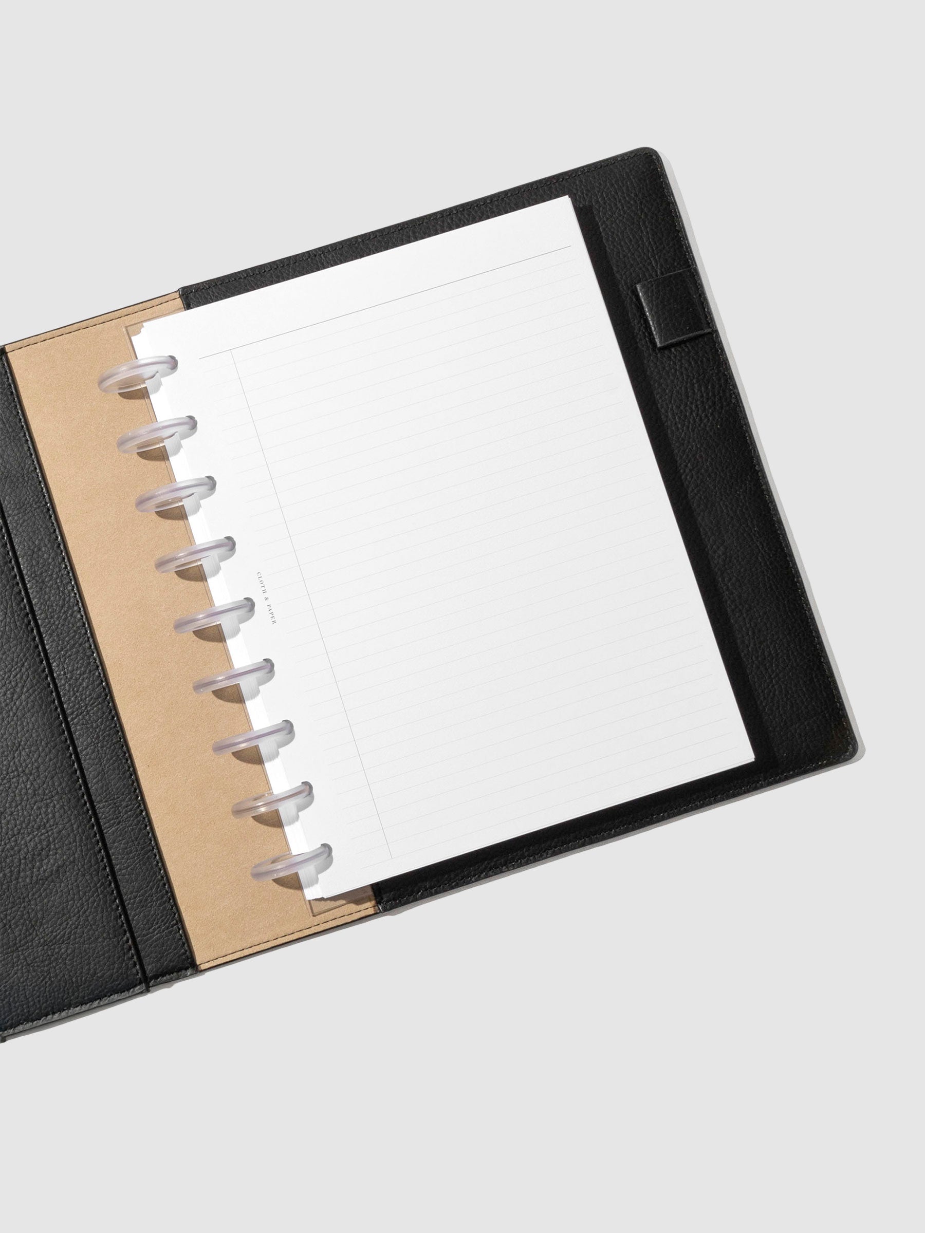 HP Classic  folio displayed opened on a neutral background. Color shown is mesa black.