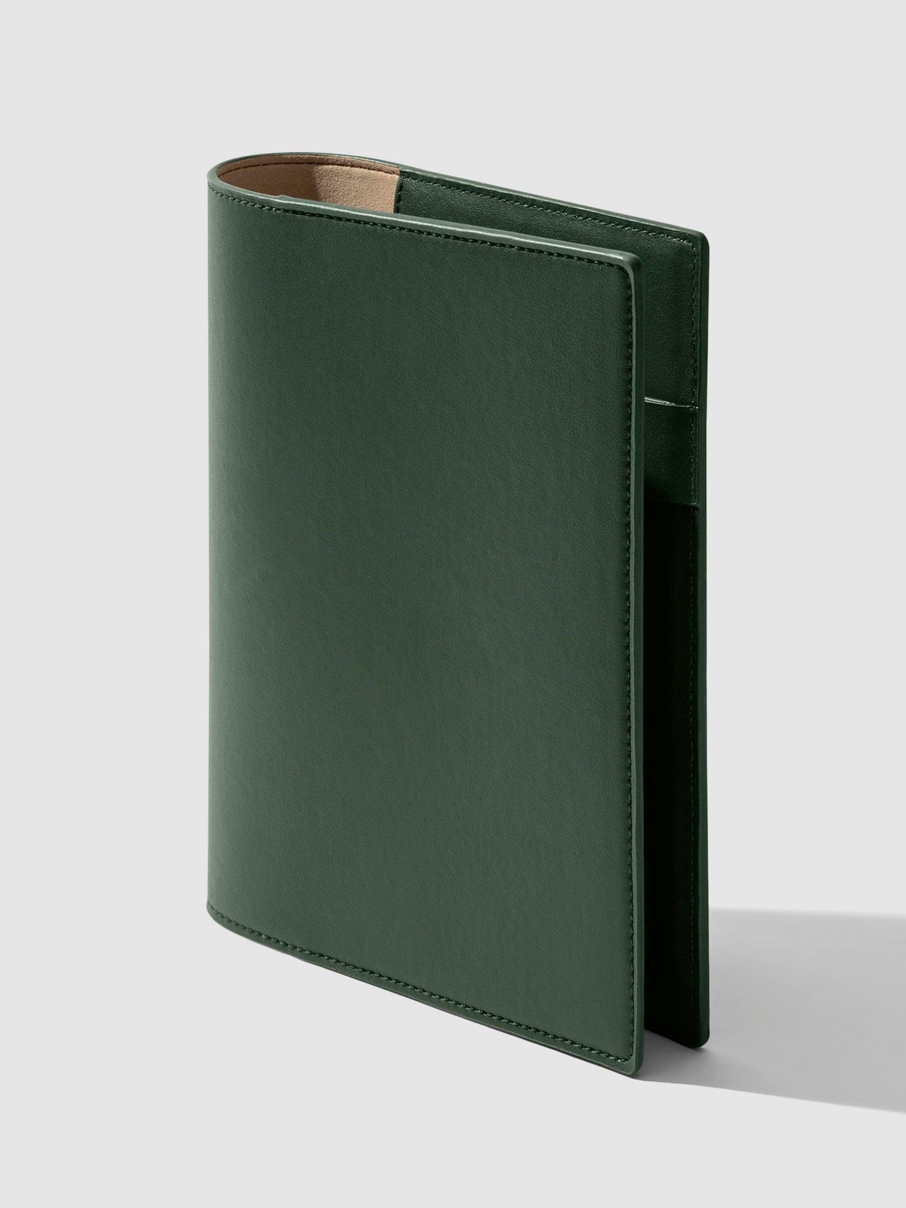 Folio displayed at a three quarter angle on a neutral background. Color shown is valley green. 