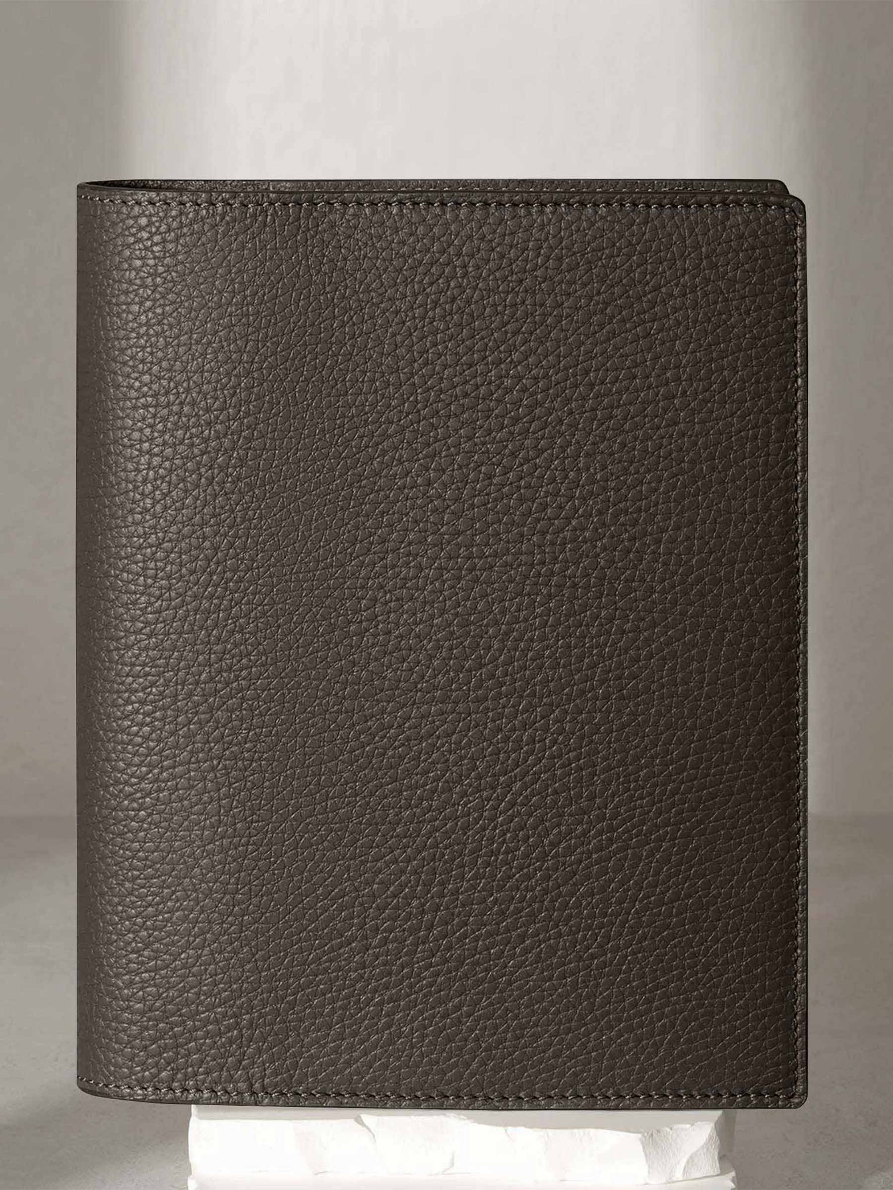 HP Classic folio displayed on a neutral background.