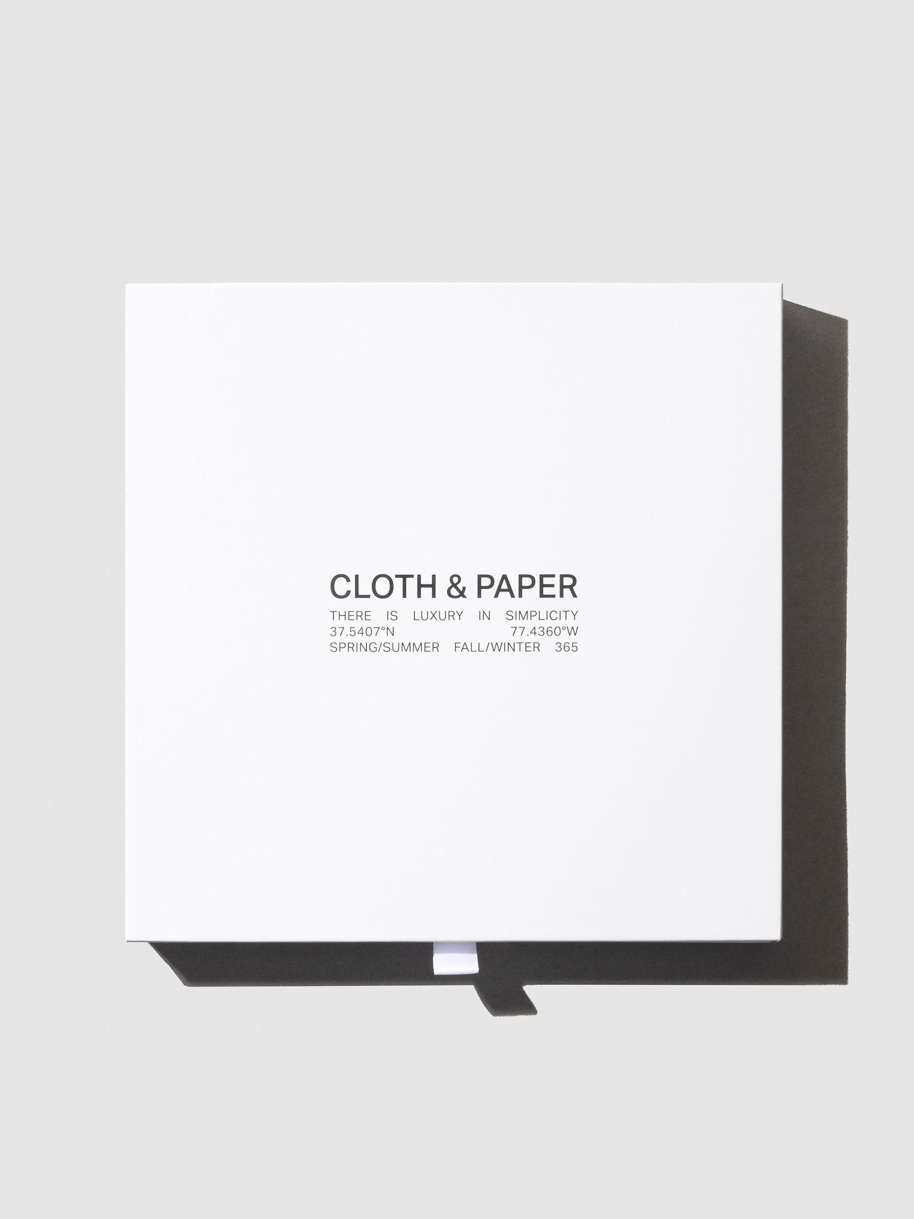 Storage box displayed on a neutral background.