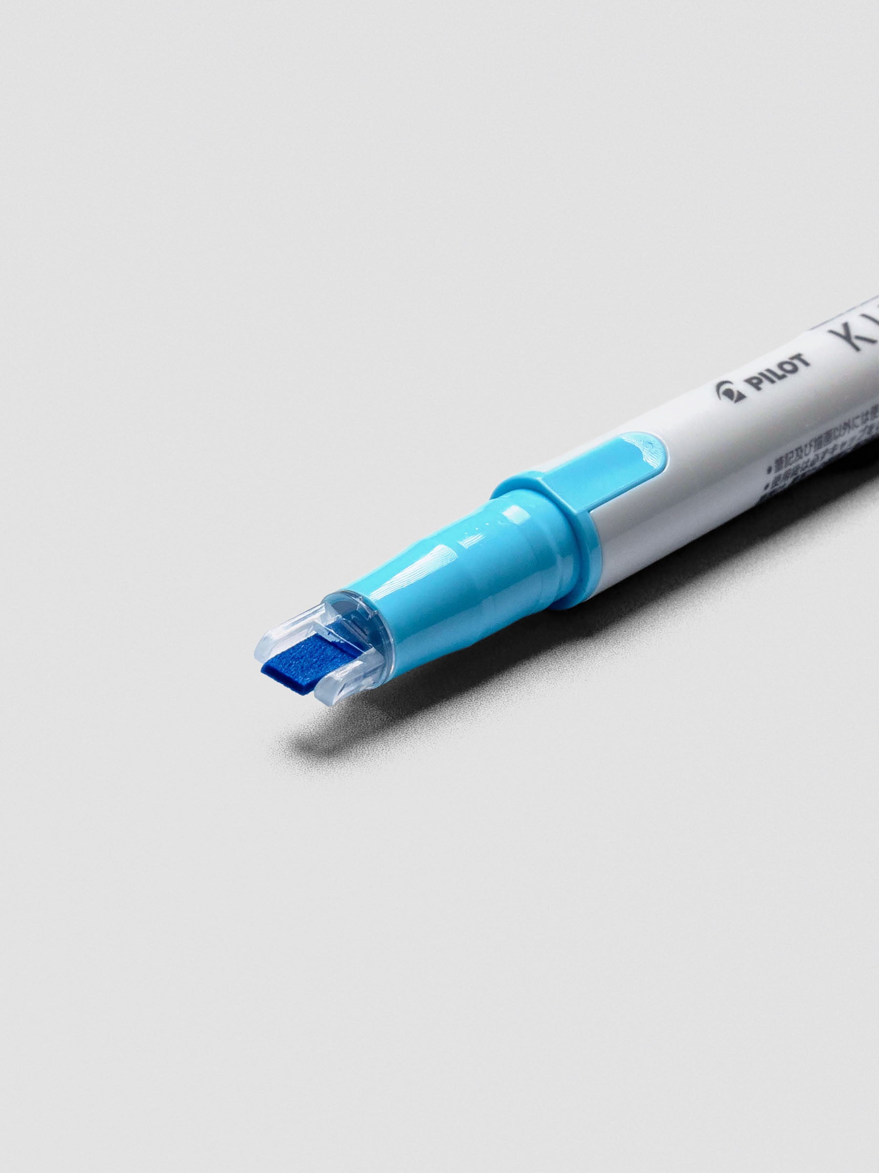 Pilot Kire-Na highlighter in Blue, close product view.