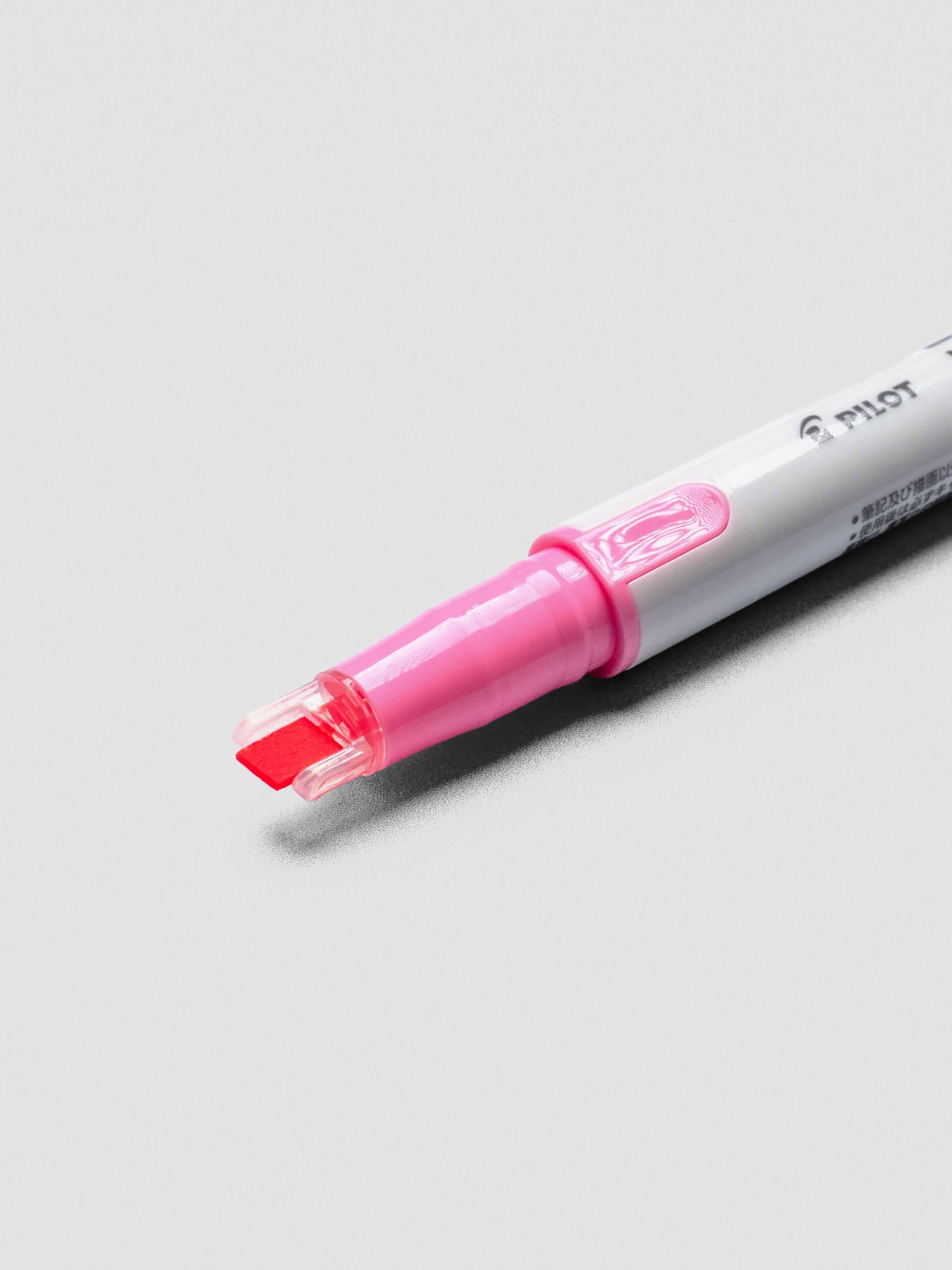 Pilot Kire-Na highlighter in Pink, close product view.