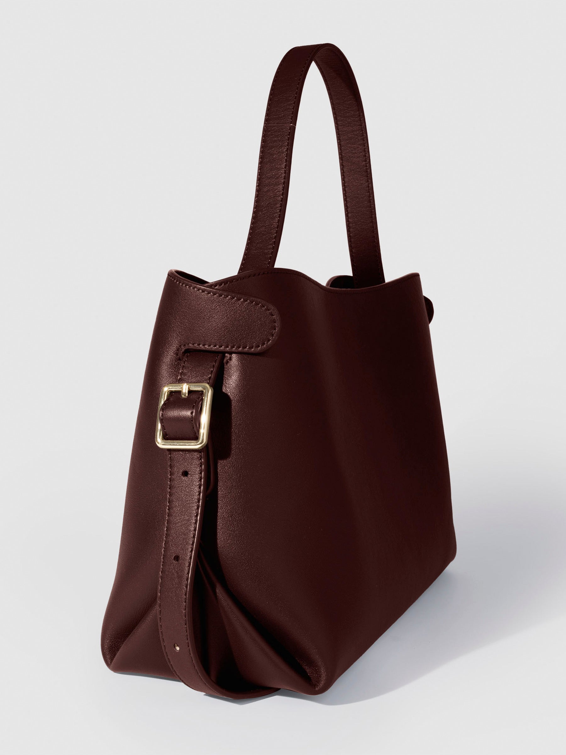 Bag shown from a three-quarter angle on a neutral background. Color shown is Cordoba.