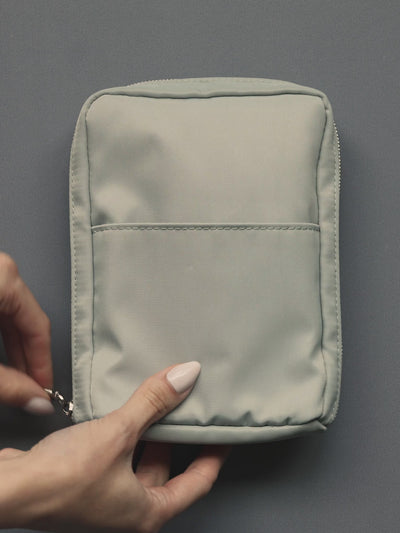 Video showing a hand opening the zipper of the Fountain Pen Travel Case and displaying the pockets and features inside. 